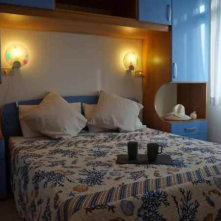 Residenza Fiori Lignano Линьяно-Саббьядоро